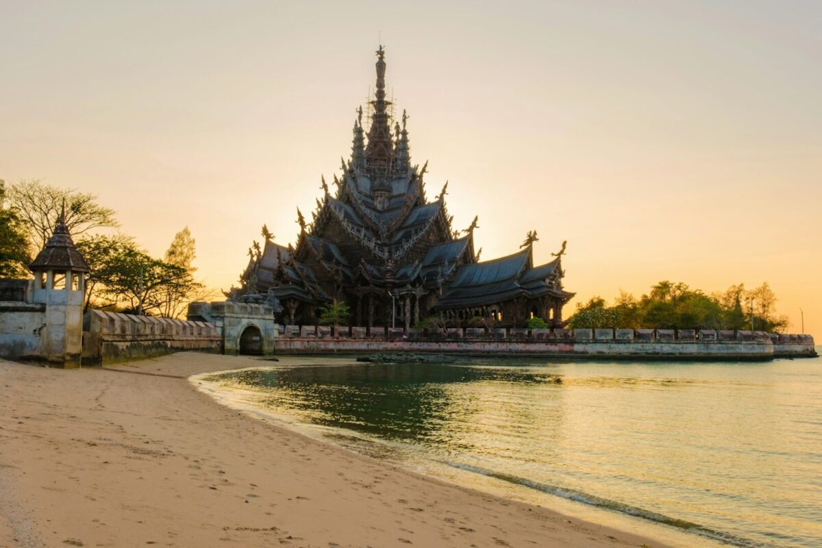 Thailand Poses Major Challenges for Expats in 2024