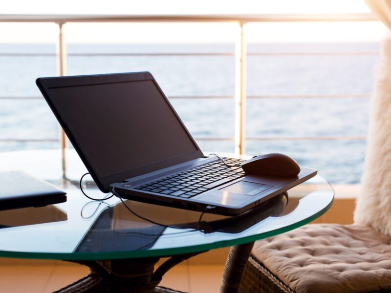 The Offshore Lifestyle: How to Live, Work, and Invest Abroad for Financial Freedom